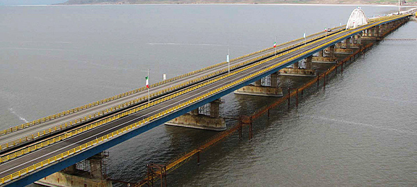 پل ميانگذر درياچه اورميه